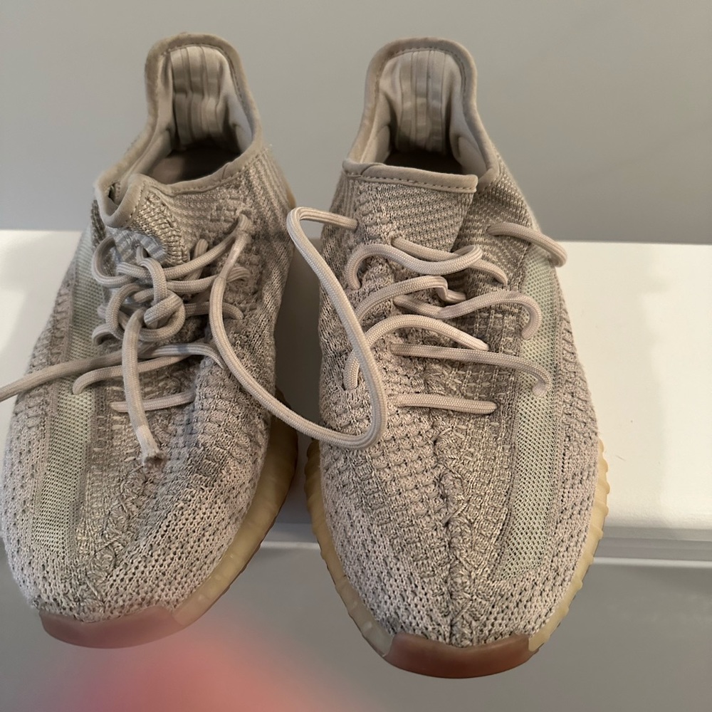 Adidas Yeezy 350 V2 Lundmark Size 8